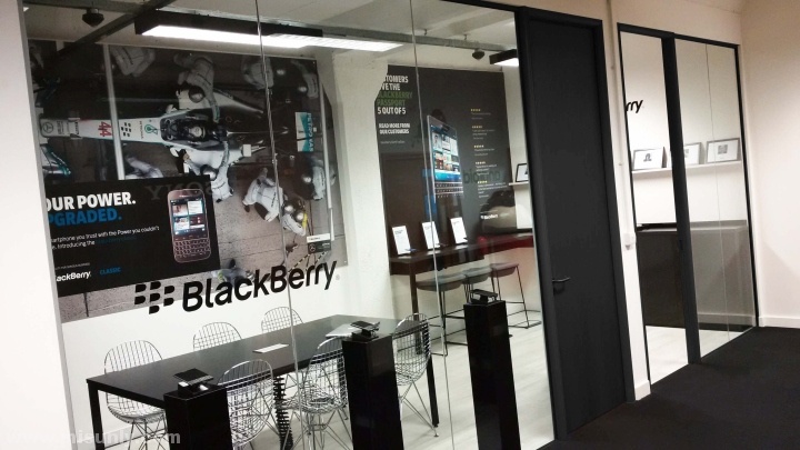 黑莓手机专卖店设计