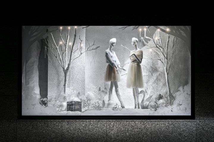 The-Christmas-Story-Windows-by-Emma-Roach-Seoul-South-Korea