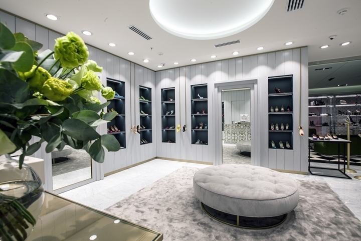 Manolo-Blahnik-store-by-Nick-LeithSmith-Moscow-Russia04